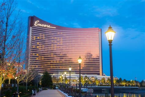 biggest casino in massachusetts.